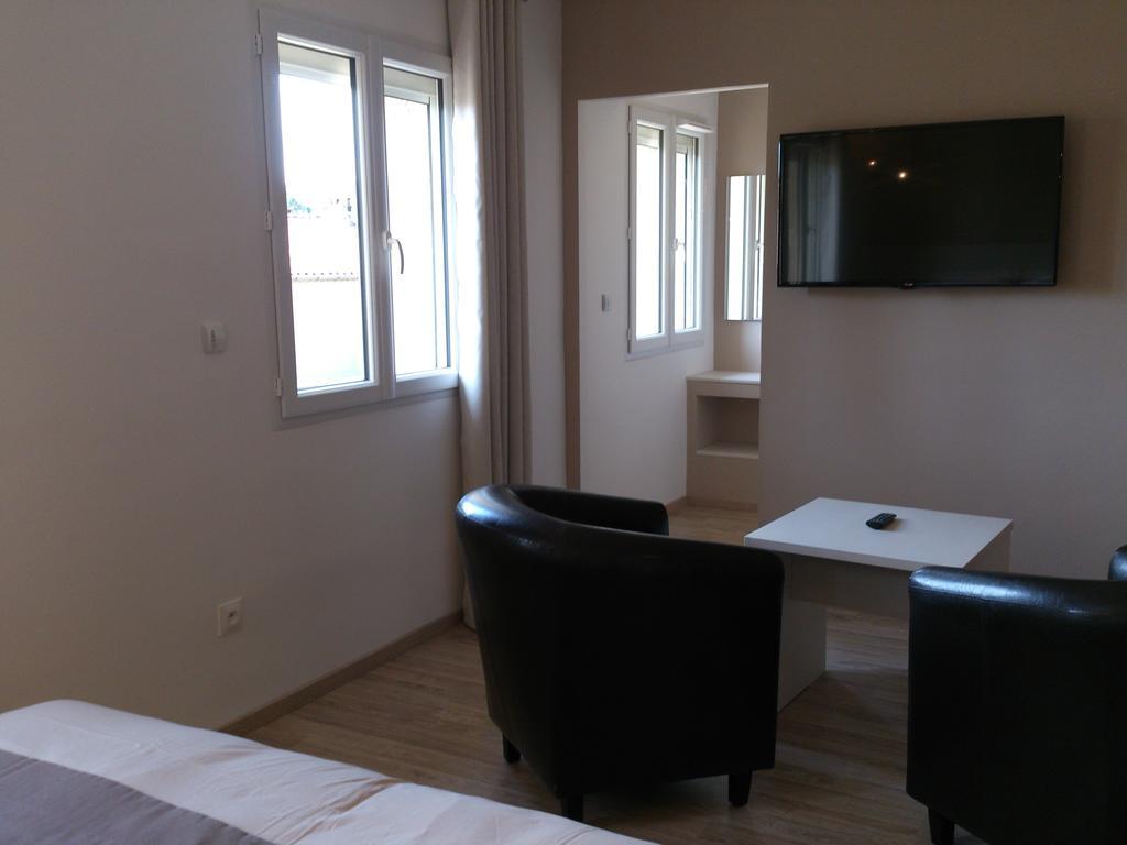 Hotel Les Petits Oreillers Saint-Martin-dʼArdèche Δωμάτιο φωτογραφία