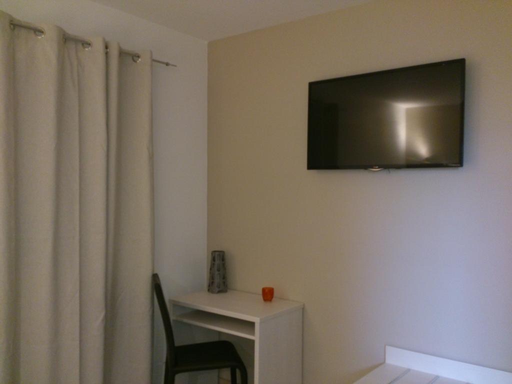 Hotel Les Petits Oreillers Saint-Martin-dʼArdèche Δωμάτιο φωτογραφία